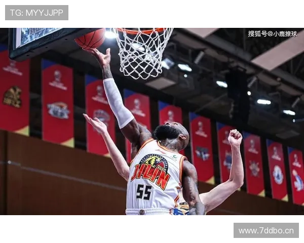 [CBA]无视莫兰德 琼斯快攻献战斧劈扣.